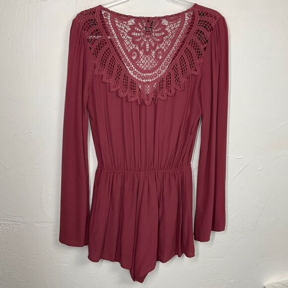 Forever 21 Crimson Crochet Bell Sleeve Romper Small - Picture 5 of 7